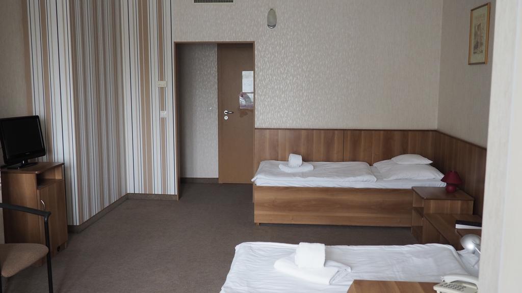 Hary Hotel Kecskemét Pokoj fotografie